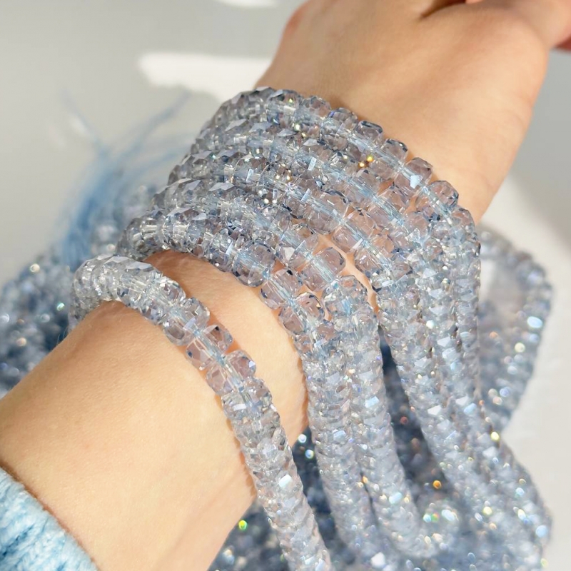 Бусины стеклянные размер 4,8*7,6мм цвет голубой