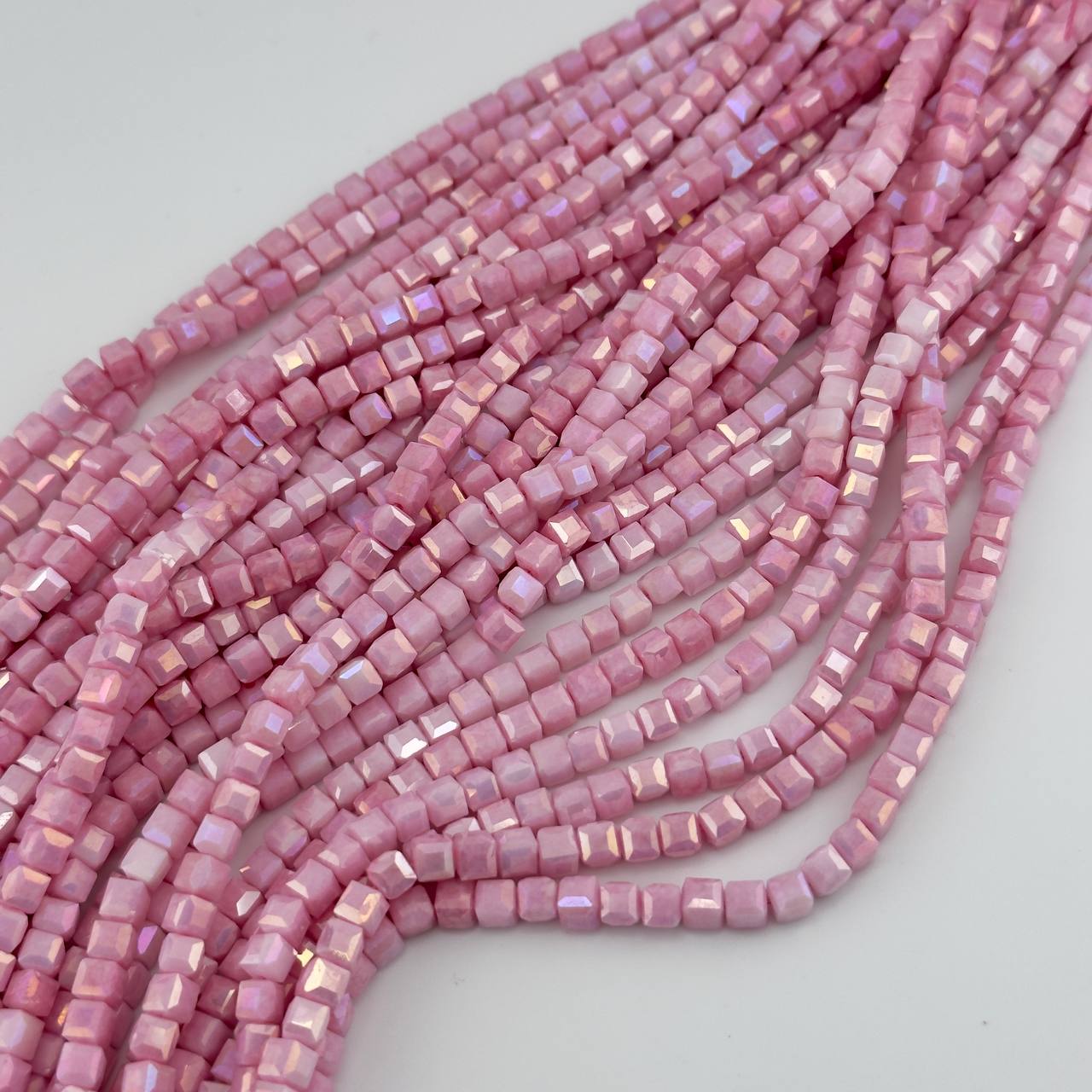 Чешское стекло размер 4мм цвет розовый